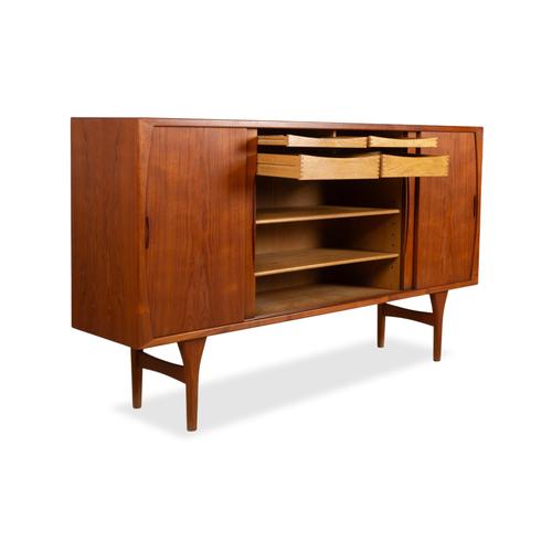 Mid-Century Modern Wooden Sideboard in Teak For Sale - Image 4 of 18