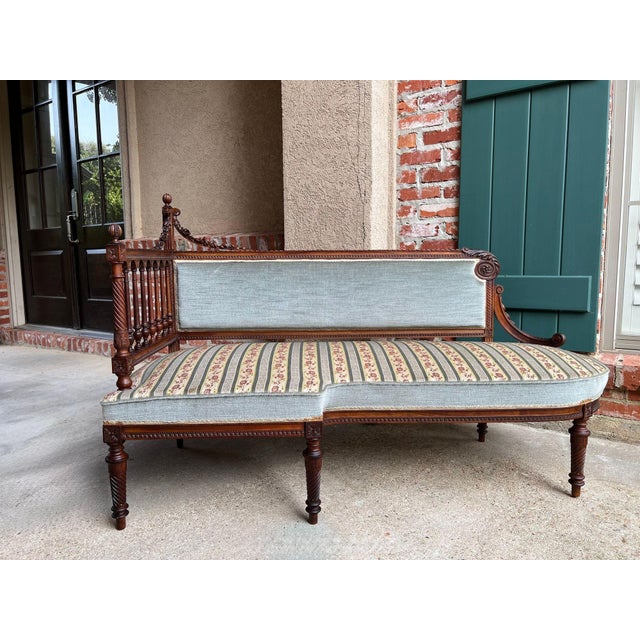 Antique English Chaise Lounge Bench Victorian Hall Seat Carved Walnut c1880. Direct from England, a distinctive antique...