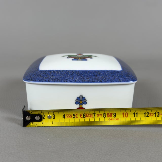 Box in Porcelain Limoges from Cartier For Sale - Image 9 of 11