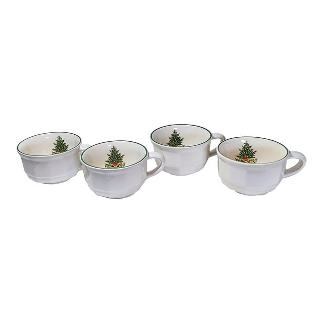 Vintage Christmas Tree Mugs - Set of 4 For Sale