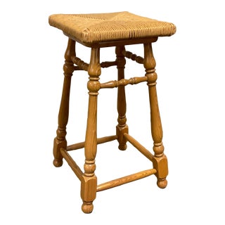 Vintage Americana Arts & Crafts Farmhouse Pine Wood Rush Seat Counter Stool For Sale