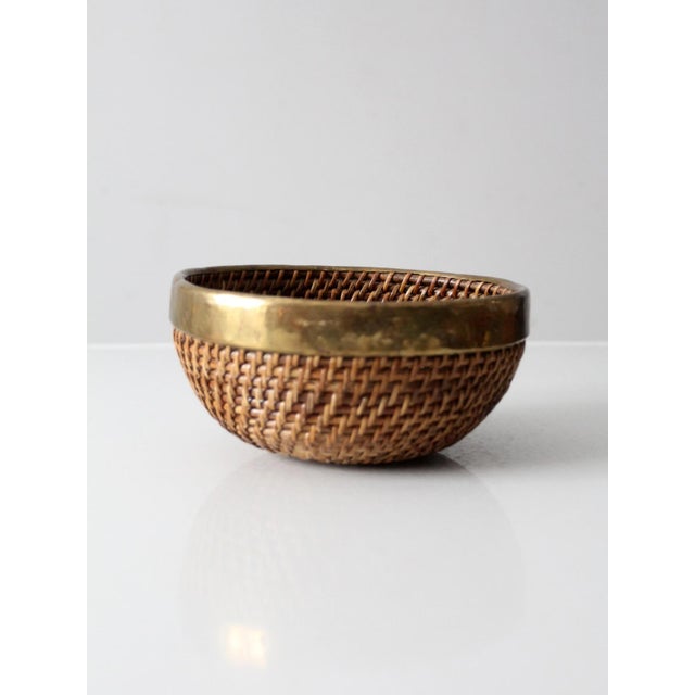 Mid 20th Century Mid-Century Woven Rattan Bowl With Brass Rim For Sale - Image 5 of 12