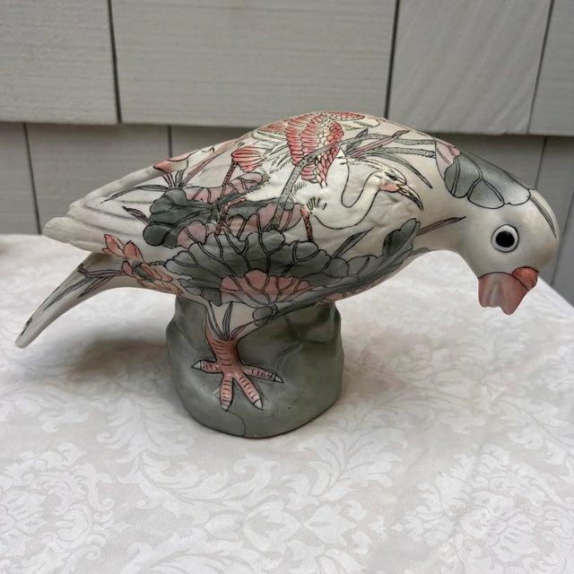 Green 1970s Chinoiserie Hand-Painted Ceramic Bird Figurines, a Pair, Chinese Export For Sale - Image 8 of 17