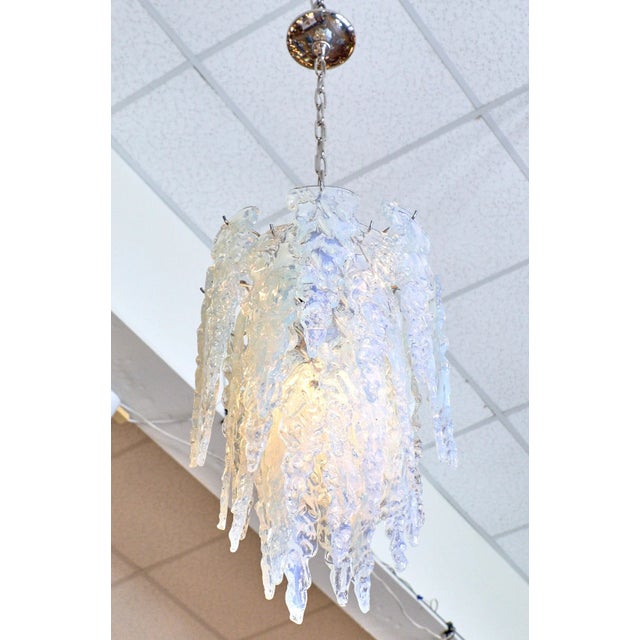 “Ghiacciolo” Murano Glass Iridescent Chandelier For Sale - Image 4 of 12