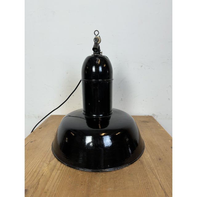 Industrial Black Enamel Factory Lamp with Cast Iron Top, 1930s For Sale - Image 14 of 18