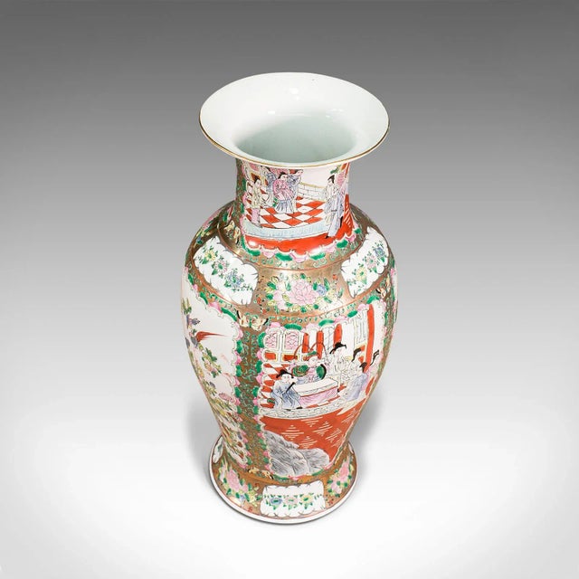 Ceramic 1940s Vintage Chinese Ceramic Decorative Famille Rose Vase For Sale - Image 7 of 13