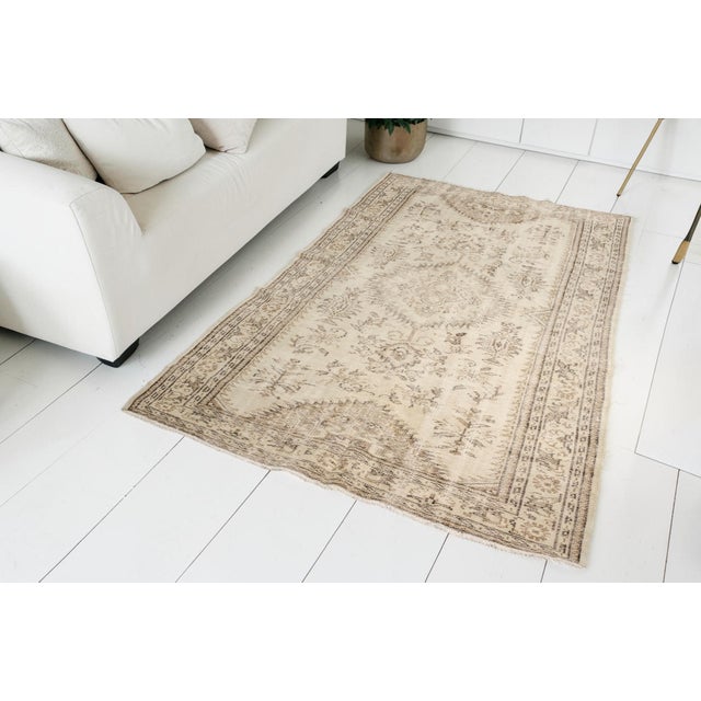 1950s Mid 20th Century Beige Handknotted Area Carpet For Sale - Image 5 of 10