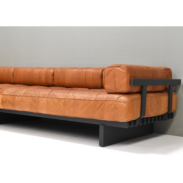 Brown DS80 Daybed Sofas in Cognac Tan Leather from De Sede, Switzerland, 1970s, Set of 2 For Sale - Image 8 of 18