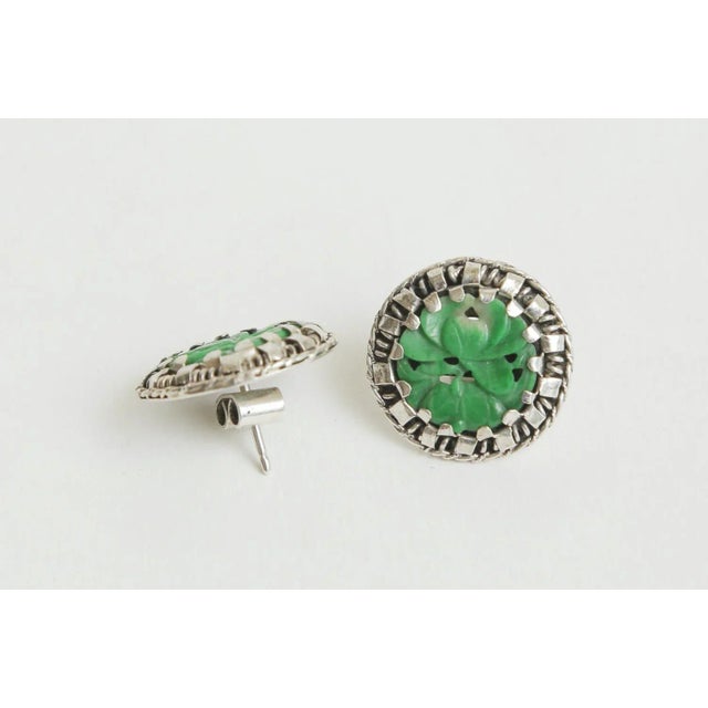 Vintage Sterling Silver and Green Jade Pierced Button Stud Earrings 70's Pair Of For Sale In Miami - Image 6 of 8
