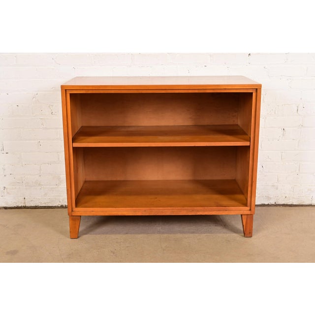 Leslie Diamond for Conant Ball Mid-Century Modern Solid Birch Two-Piece Corner Bookcase, 1950s For Sale - Image 9 of 13