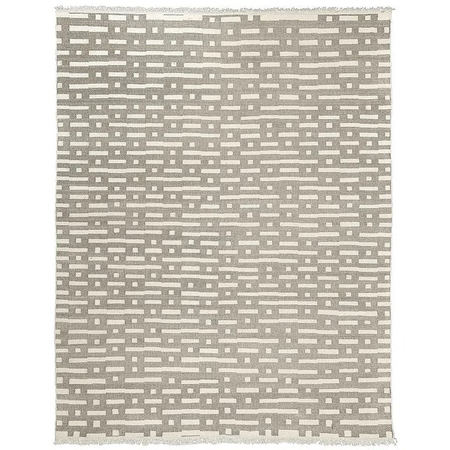 Schumacher Abstract Ikat 10' x 14' Indoor/Outdoor Rug in Stone For Sale In Charlotte - Image 6 of 6