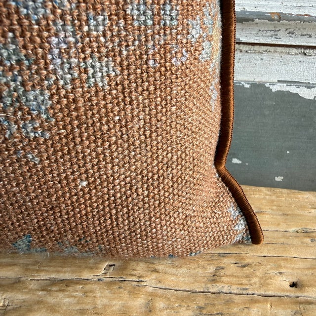 Available in multiple sizes Made in France 12″ x 20" A timeless accent pillow woven in France from heavy, artisan linen —...