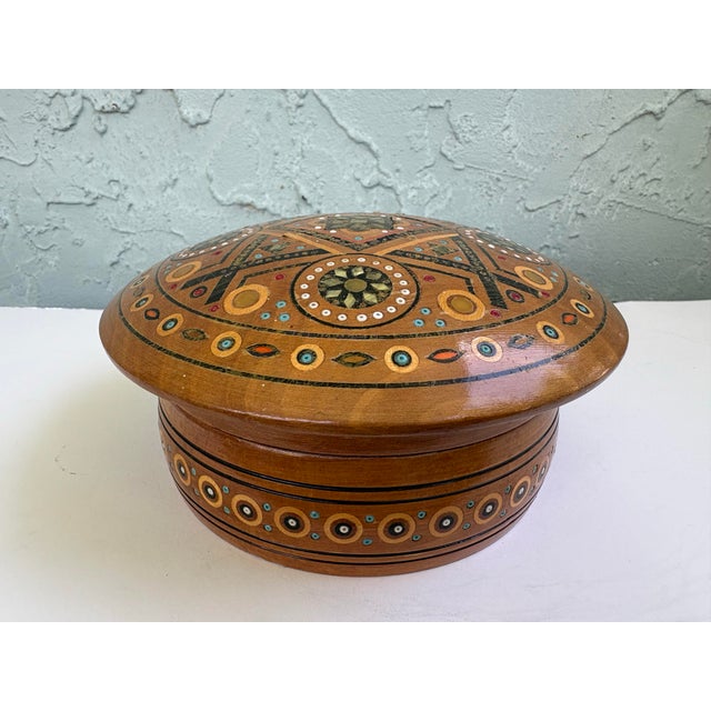 Brown Vintage Hutsul Style Turned Wood Lidded Box With Mother-of-Pearl Inlay – Ukrainian Folk Art Inspired Jewelry Box For Sale - Image 8 of 10