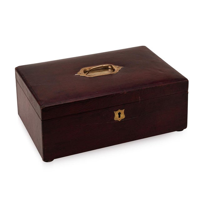 Antique English Cased Chess by Staunton, 1950, Set of 33 For Sale - Image 4 of 16