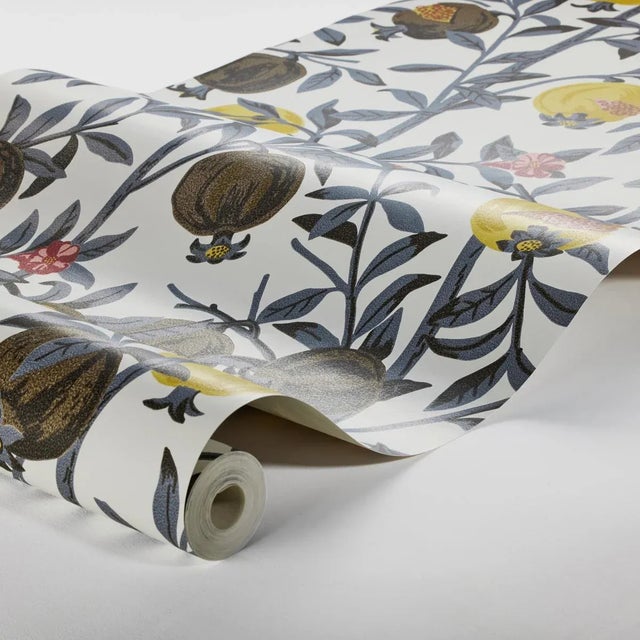 Created in 1961 by Scandinavian design legend Gocken Jobs, Granatapple features the sinuous twining of pomegranate fruits,...