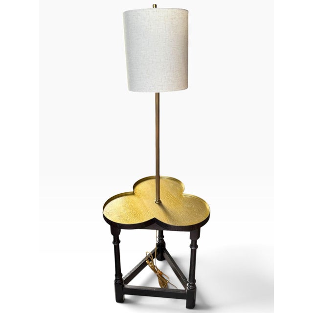 Mid-Century Modern Vintage Frederick Cooper Mid-Century Clover Table Lamp With Gold Top and Linen Shade For Sale - Image 3 of 9