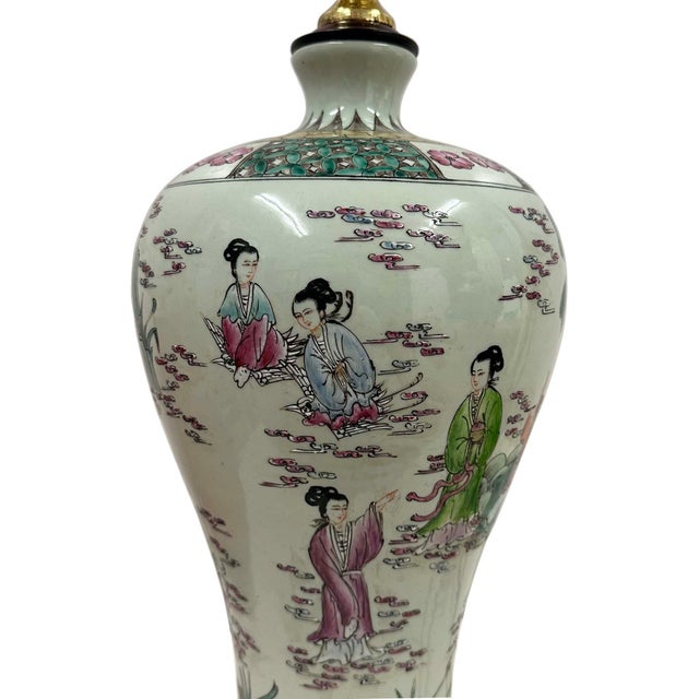 1950s Mid-20th Century Vintage Chinese Hand-Painted Porcelain Vase Table Lamp For Sale - Image 5 of 18