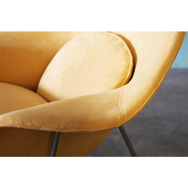 Knoll 1960s Knoll Womb Chair and Ottoman Designed by Eero Saarinen Mid Century Modern, Attributed For Sale - Image 4 of 12