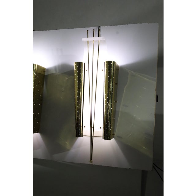 Pair of Italian Wall Sconces in Brass and Lucite, 1960s For Sale In Dallas - Image 6 of 8