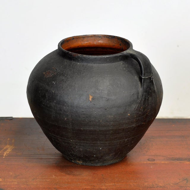 Rustic Antique Earthenware Pot from Moldova, 1850 For Sale - Image 3 of 7