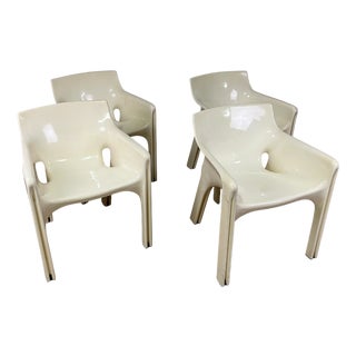 White Gaudi Chairs by Vico Magistretti for Artemide, 1960s, Set of 4 For Sale