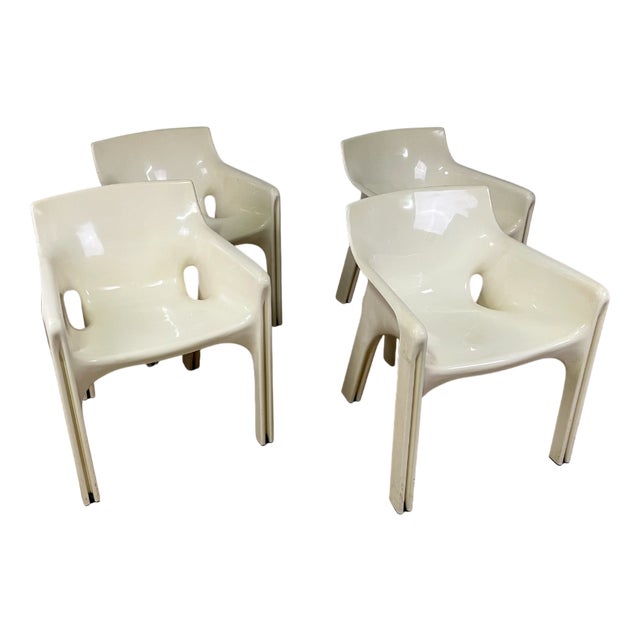White Gaudi Chairs by Vico Magistretti for Artemide, 1960s, Set of 4 For Sale