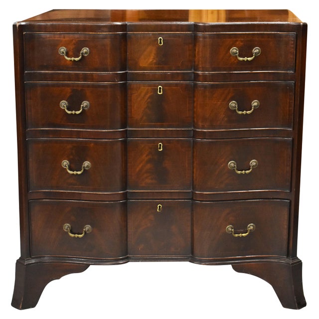 20th Century English Edwardian Flame Mahogany Serpentine Chest, 1890s For Sale - Image 10 of 10