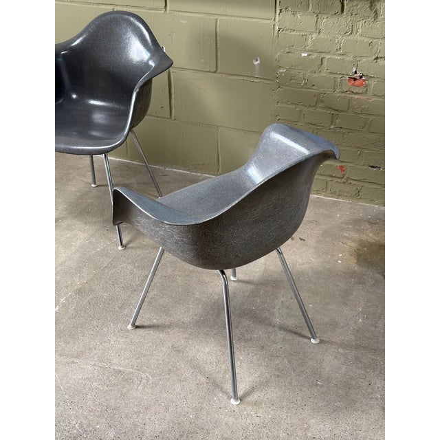 Plastic Fiberglass Armchairs Zenith C.G. Elephant Hide Grey by Charles and Ray Eames for Herman Miller, 1950s, Set of 2 For Sale - Image 7 of 18