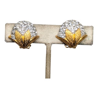 Vintage 1960s Signed Hattie Carnegie Pavé Clear Rhinestone Clip Earrings-2 Pieces For Sale