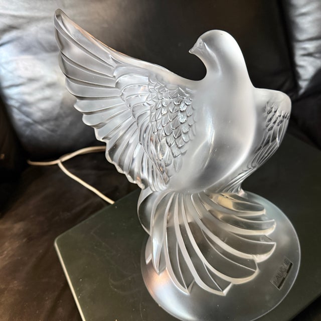 1990s Lalique ‘Dea’ Dove Large Sculpture French Crystal Sculpture France Signed For Sale In New York - Image 6 of 10