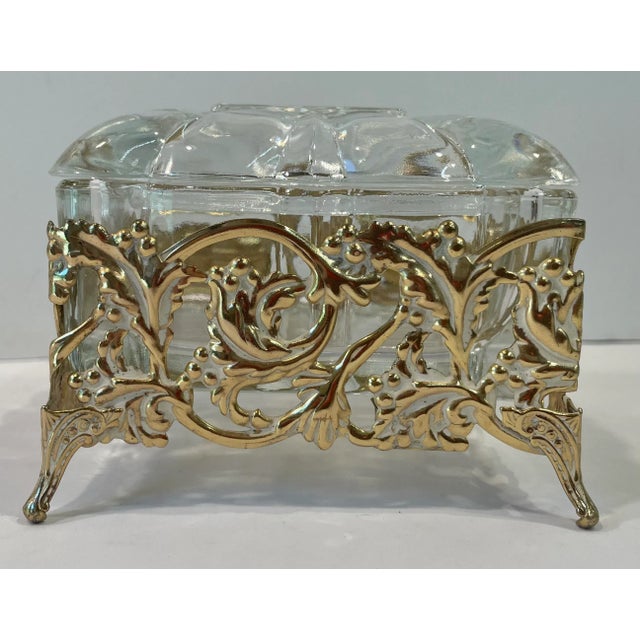Early 20th Century Vintage Hollywood Regency Gold Metal and Glass Powder Trinket Box For Sale - Image 5 of 9