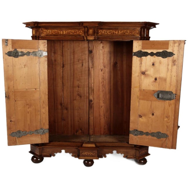 Antique Baroque Walnut Cabinet with Pilasters, Corinthian Capitals and Inlays, Vienna, Austria, 1750s For Sale - Image 4 of 18