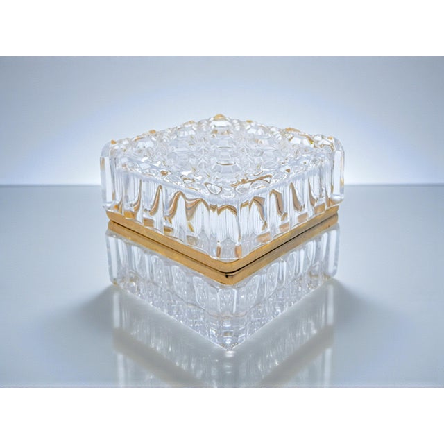 1960s French Crystal Jewelry Box in the style of Baccarat, 1960s For Sale - Image 5 of 9