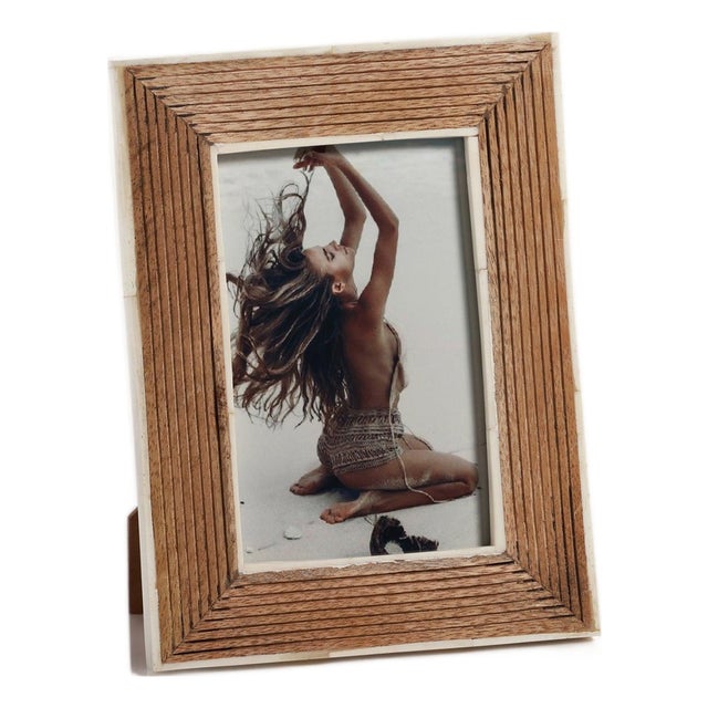 Ribbed Mango Wood Frame with White Bone Inside Boarder, 4" x 6" For Sale