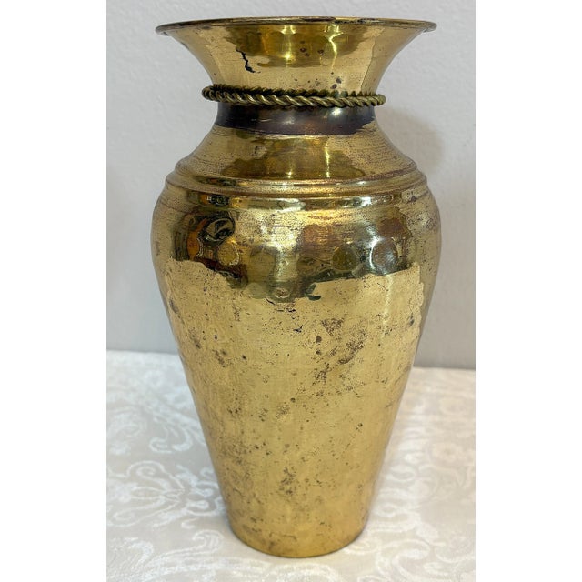 Vintage Italian Hollywood Regency Style Hammered Brass Tassel Vase For Sale In West Palm - Image 6 of 12