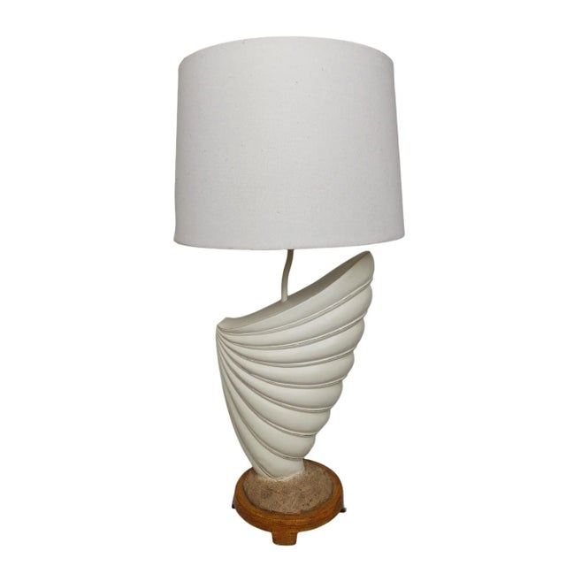 This stylish pair of vintage table lamps perfectly captures the relaxed style of Coastal, Palm Beach, and Tropical Regency...