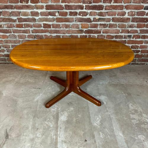 Teak Coffee Table – Dyrlund, Denmark (1960s)