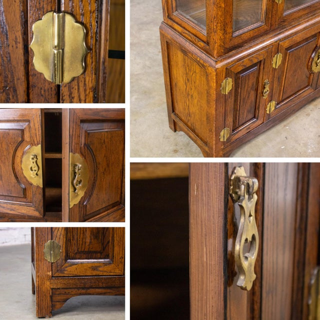 Late 20th Century Campaign or Chinoiserie Style Lighted China Hutch by Bernhardt Dark Oak & Brass For Sale - Image 18 of 18