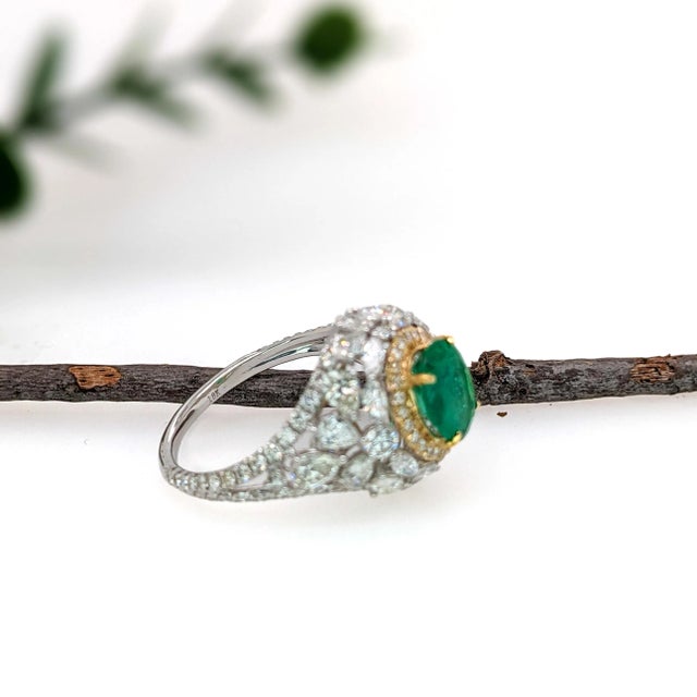 Gia Certified Emerald in a Bespoke Heirloom Setting For Sale In Columbus - Image 6 of 8