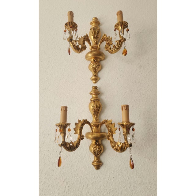Antique Florentine Wall Lamp in Wood and Hand-Carved Gilded in Gold Leaf with Crystal Pendants, Italy, 1950s For Sale - Image 15 of 18