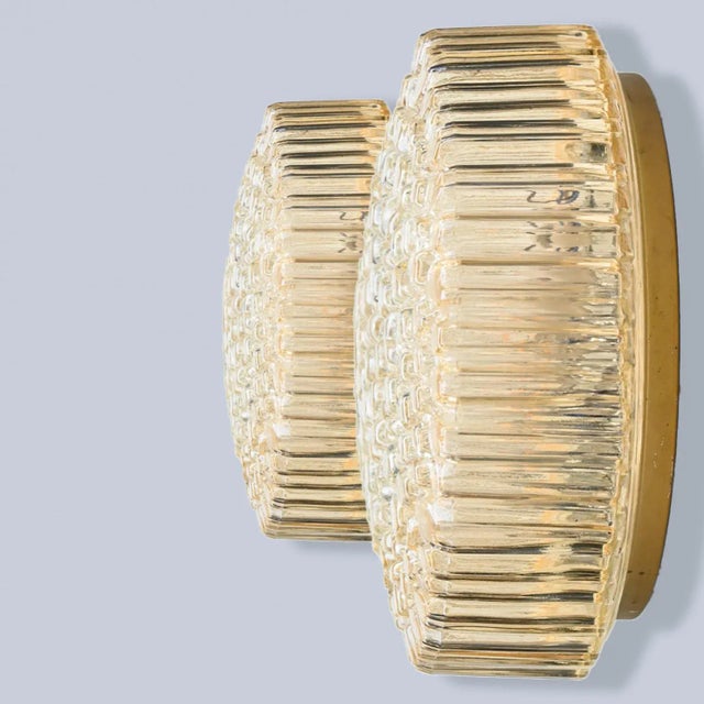 Medium Round Clear Textured Glass Wall Lights from Limburg, 1970, Set of 2 For Sale - Image 4 of 12
