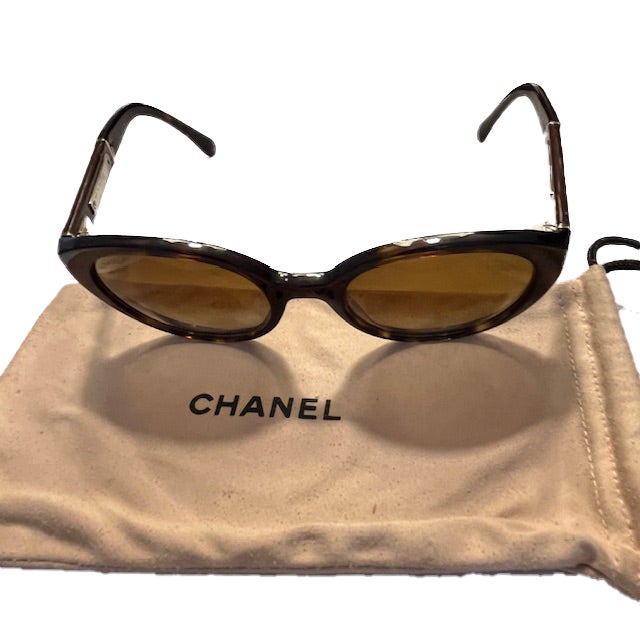 Chanel Vintage Chanel Polarized Tortoise Sunglasses For Sale - Image 4 of 12