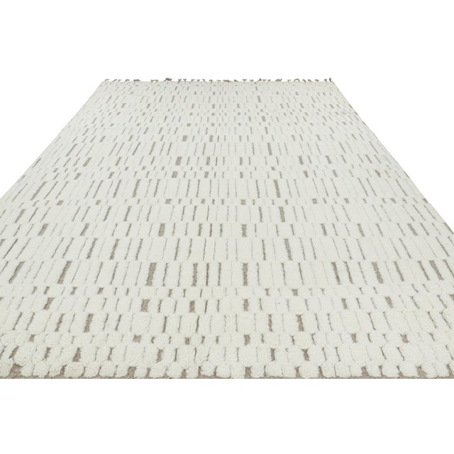 Rug & Kilim Rug & Kilim’s Contemporary Rug in White with High-Low Geometric Patterns - 9x12 For Sale - Image 4 of 7