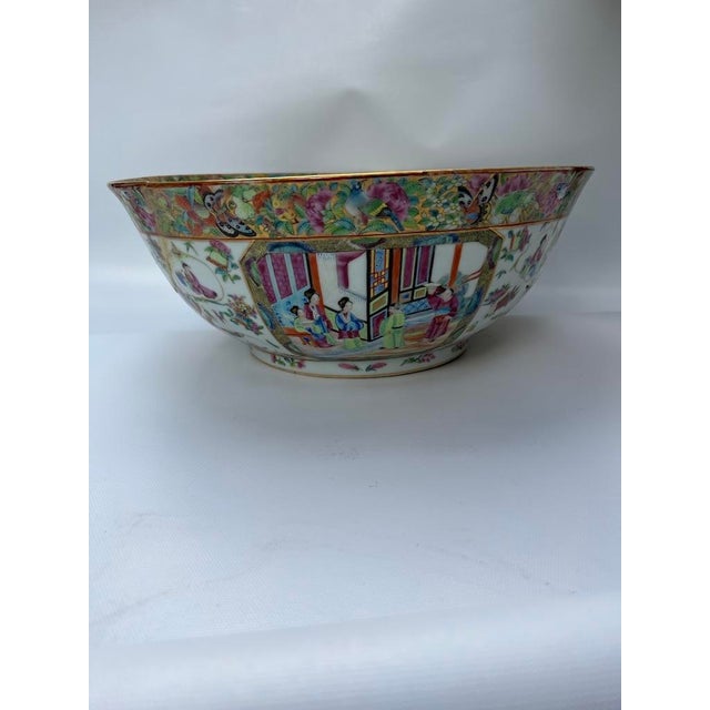 Chinoiserie Antique Chinese Rose Medallion Bowl For Sale - Image 3 of 18