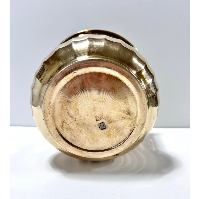 Metal Vintage Brass Cachepot Planter – Fluted Ribbed Bowl, Hollywood Regency Style Decor For Sale - Image 7 of 10