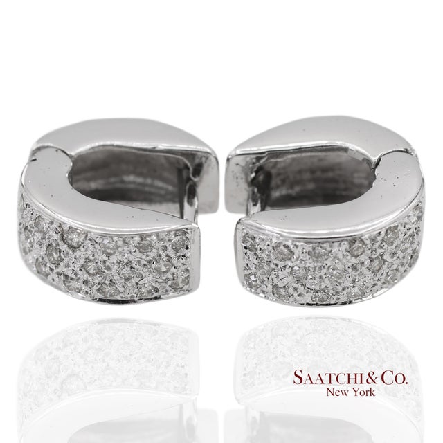 Contemporary 18k 750 Solid White Gold Natural Diamond Huggie Hoop Earrings, Pair For Sale - Image 3 of 12