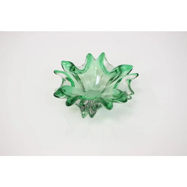 Czech Art Glass Bowl by Josef Hospodka for Chribska Glassworks, 1960s For Sale - Image 3 of 7