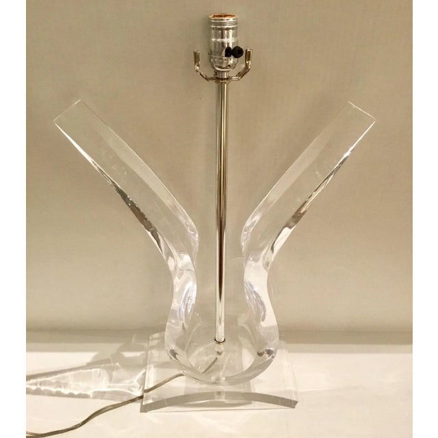 Stylish Mid-Century Modern Vintage Curvy Lucite Lamp, chrome rod, Circa, 1970s
