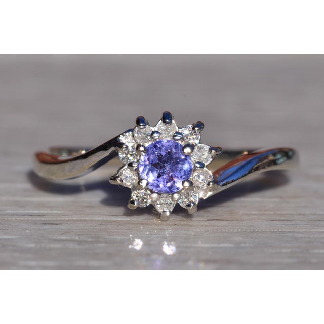 The Laidlaw: Laies 14K White Gold Ring set with Tanzanite and Diamonds For Sale - Image 10 of 11