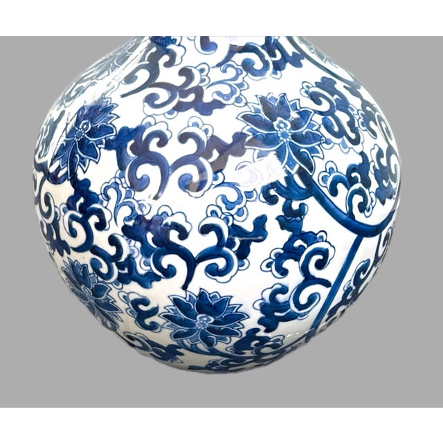 Ralph Lauren Home Blue and White Chinese Baluster Vase For Sale - Image 4 of 8